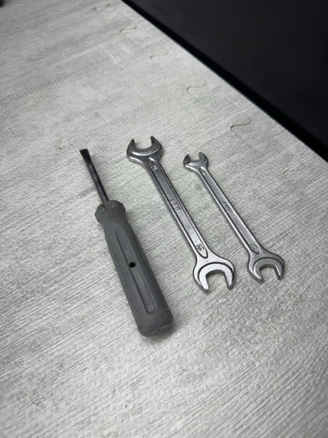 01-06 BMW E46 325 330 M3 Emergency Trunk Tool Tools Kit Set OEM HEYCO