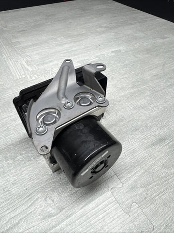 08-13 BMW E90 E92 E93 M3 ABS DSC Pump 7846816