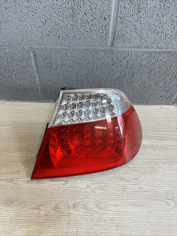 BMW E46 325 330 M3 CONVERTIBLE LED TAIL LIGHT RIGHT PASSENGER 6937454 Crack/Leak