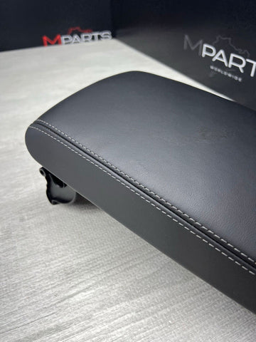 15-20 BMW F80 F82 F83 M3 M4 Center Console Armrest Arm Rest Top Black