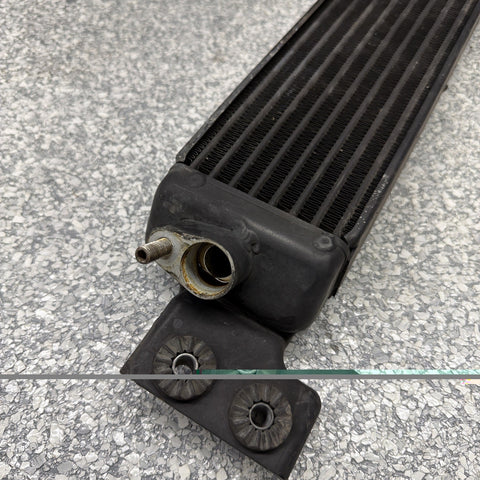 08-13 OEM BMW E90 E92 E93 M3 S65 Engine Oil Cooler 2284075