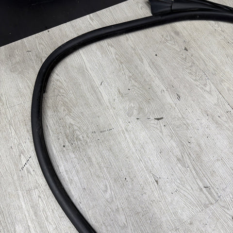 BMW E46 M3 01-06 Left Driver Side Door Weather Strip Seal Black OEM*Rip