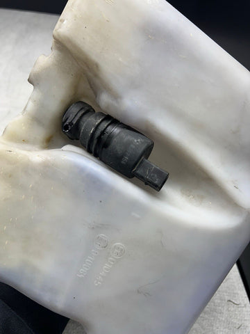 BMW 98-02 E37 Z3 M Z3M 5L WINDSHIELD WASHER RESERVOIR TANK + Pump OEM 8366422