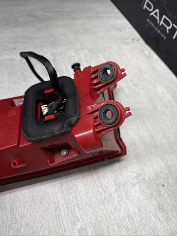 2015-2018 PORSCHE MACAN REAR LEFT DRIVER QUARTER PANEL MOUNT TAIL LIGHT LAMP OEM