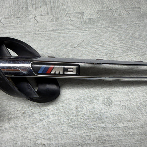 08-13 BMW M3 E92 E93  Left Front Fender Grille Side Marker Assembly 51138046501