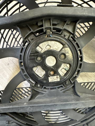 2000-2003 BMW E39 M5 Radiator Fan Motor Fan Assembly 6921324