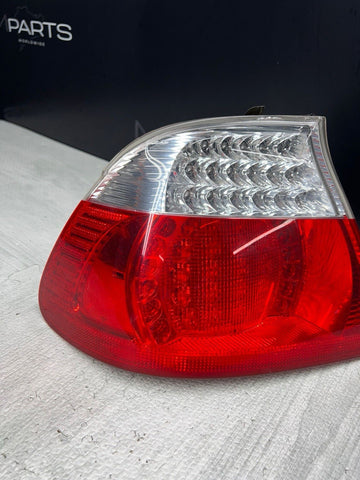 01-06 E46 BMW 330 M3 CONVERTIBLE REAR LED TAIL LIGHT LEFT 6937453