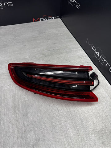 2015-2018 PORSCHE MACAN REAR LEFT DRIVER QUARTER PANEL MOUNT TAIL LIGHT LAMP OEM