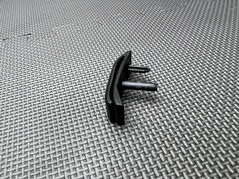 BMW E46 330 M3 CONVERTIBLE REAR SEAT BELT GUIDE 7009662 52107009662 ORIGINAL