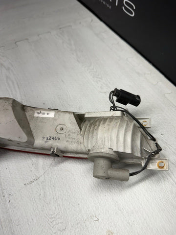 06-10 BMW E64 650 M6 Rear Right Bumper Reflector 63217165816 7165816 OEM