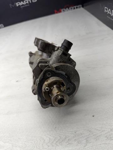 BMW F80 F82 F83 M3 M4 S55 Engine Vacuum Pump without High Pressure Fuel Pump OEM