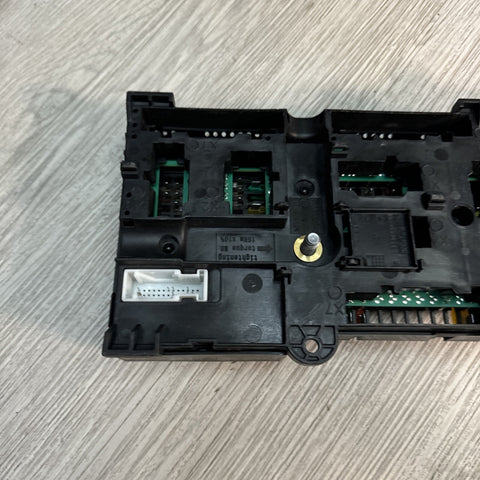 18-23 BMW M5 F90 G30 G80 G82 G83 M3 M4 Rear Power Distribution Fuse Box 8713127