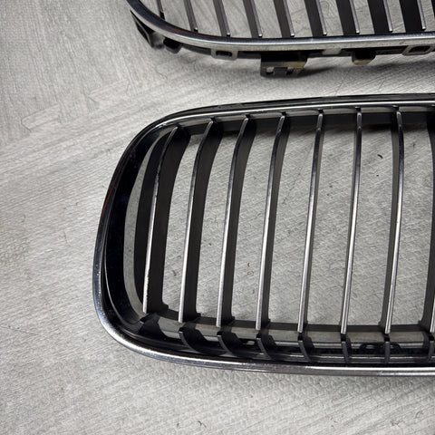 11-13 BMW 335i E92 E93 Front Left Right Upper Grille Set 7254967 7254970 OEM