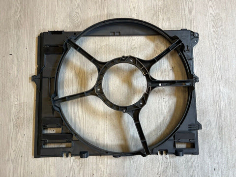 08-13 BMW E90 E92 E93 M3 S65 COOLING FAN HOUSING ONLY 17112283621