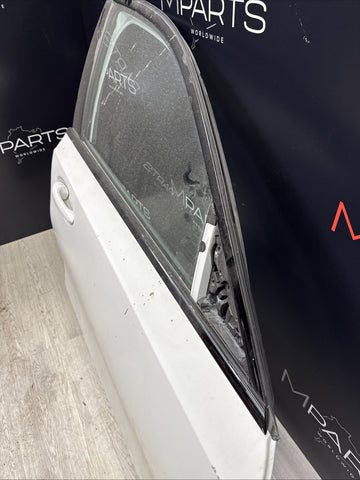 (PICKUP ONLY) BMW 21-26 G20 330 G80 M3 Sedan Front Right Passenger Door Shell