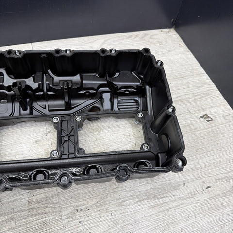 15-21 BMW F80 F82 F83 F87 M2 M3 M4 S55 ENGINE CYLINDER HEAD VALVE COVER *Hole*