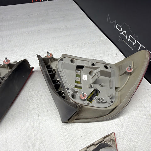 01-06 E46 BMW 330 M3 CONVERTIBLE REAR LED TAIL LIGHTS 6937454 SET