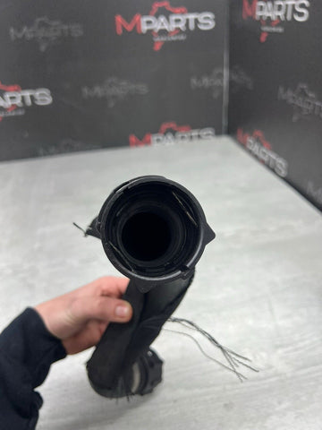 06-10 BMW E60 E63 E64 M5 M6 LEFT DRIVER RADIATOR UPPER SUPPLY HOSE