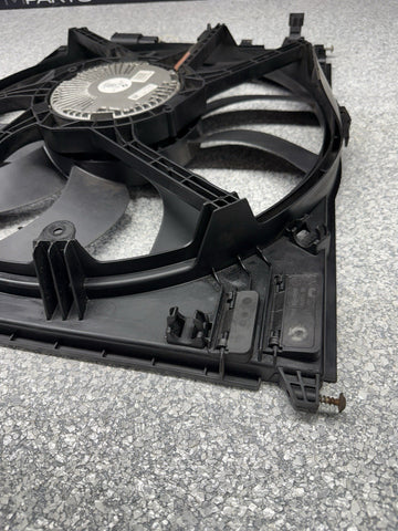 15-20 OEM BMW F80 F82 F83 M3 M4 Electric Radiator Cooling Fan w/Shroud *Crack