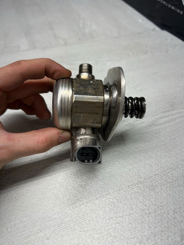 2010–2018 BMW 5 6 7 Series X5 X6 V8 Engine High Pressure Fuel Pump OEM 7599865