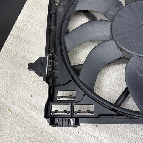 15-20 OEM BMW F80 F82 F83 M3 M4 Electric Radiator Cooling Fan w/Shroud *Notes*