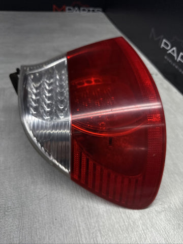 01-06 E46 BMW 330 M3 CONVERTIBLE REAR LED TAIL LIGHT LEFT 6937453 *BAD LEDS