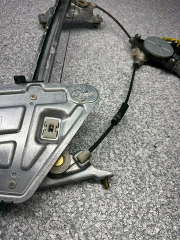 00-09 Honda S2000 Left Side Door Window Regulator 72250-S2A-A03 OEM *Shattered*