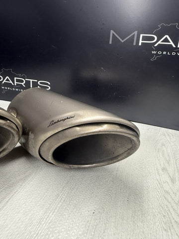 LAMBORGHINI URUS PERFORMANTE AKRAPOVIC TAIL PIPE TITANIUM LEFT DRIVER 4ML253697