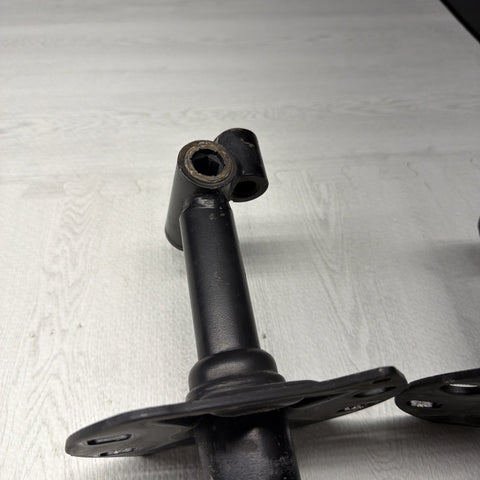 01-06 Bmw E46 3 Series Front Lower Bumper Reinforcement Shocks Strut Set Oem