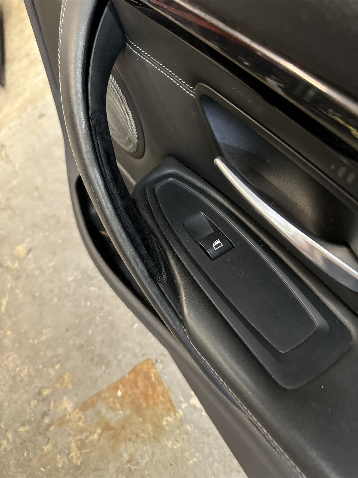 15-20 BMW F82 F83 M4 S55 Front Right Passenger Black Leather Door
