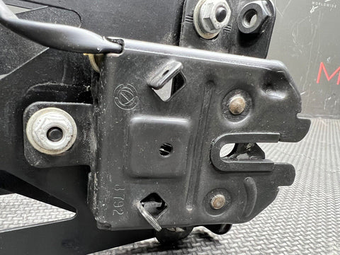 Ferrari 458 Italia, Rear Engine Hood Latch Lever Actuator