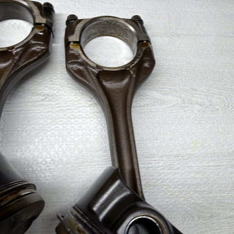 2003 Honda S2000 AP1 F20C 2.0L Pistons / Connecting Rods