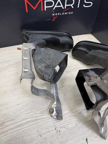 06-10 BMW E63 E64 M6 FRONT BUMPER LOWER BRAKE AIR DUCTS 7899787 7899788