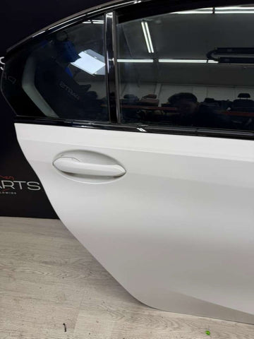 (PICKUP ONLY) BMW 21-26 G20 330 G80 M3 Sedan Right Rear Passenger Door Shell
