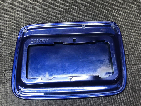 BMW E90 M3 REAR FUEL GAS FILLER CAP COVER DOOR LID BRACKET INTERLAGOS BLUE