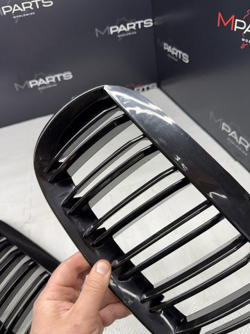 Gloss Black Front Kidney Grilles Grills 2004-2010 BMW E63 E64 645Ci 650i M6