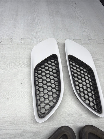 08-13 BMW E90 E92 E93 M3 Hood Scoops Space Pair 8042978 Alpine White