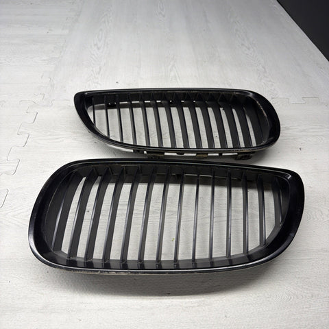 08-13 BMW E90 E92 E93 M3 Front Kidney Grilles Gloss Black