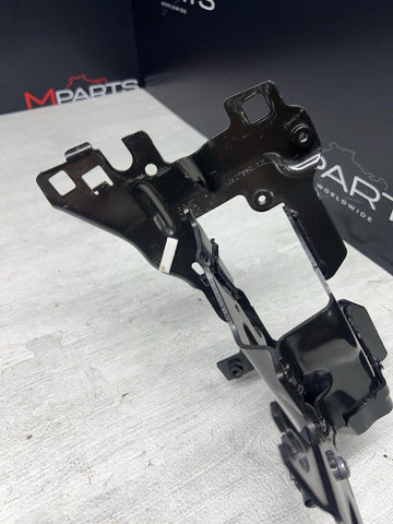 20-24 BMW 840 850 F91 F92 F93 G16 M8 LEFT DRIVER HEADLIGHT SUPPORT MOUNT BRACKET