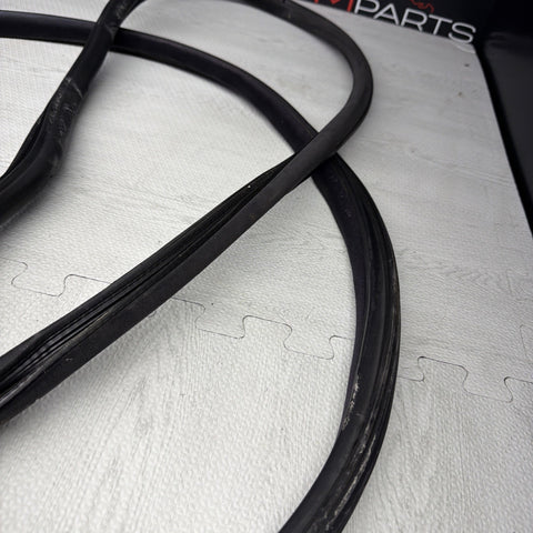 92-99 BMW E36 M3 323 325 328 Front Driver Door Weather Strip Seal Coupe Black *