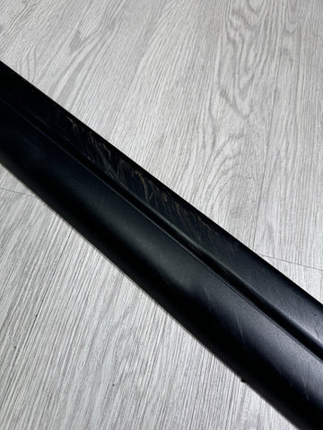 00-06 BMW E46 325 330 M3 CONVERTIBLE LEFT DRIVER DOOR SILL BLACK 8239965