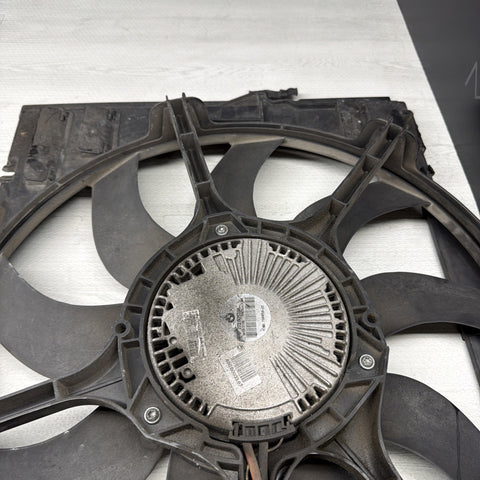 BMW E90 E92 E93 M3 08-13 ENGINE RADIATOR COOLING FAN & SHROUD OEM 2283621 *Chip*