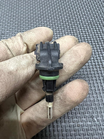 Intake Air Charge Temperature Sensor Hella 009109351 08-13 BMW E90 E92 E93 M3