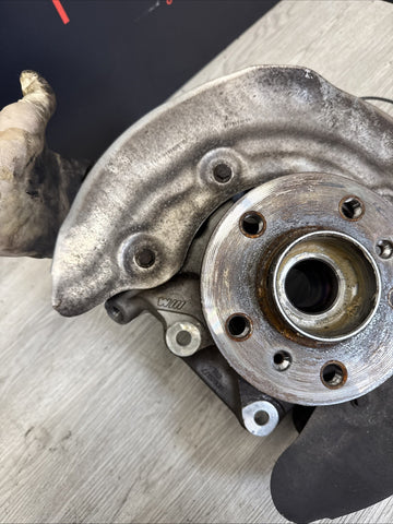BMW X3M F97 20-24 RIGHT PASSENGER REAR SPINDLE KNUCKLE HUB BEARING OEM