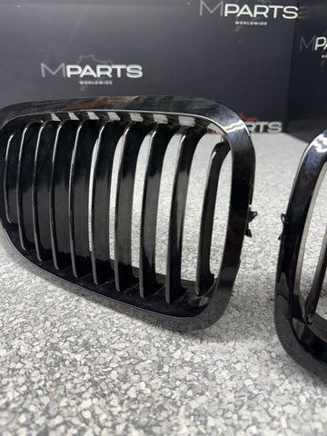 BMW 01-06 E46 M3 Front Kidney Grilles Gloss Black Set