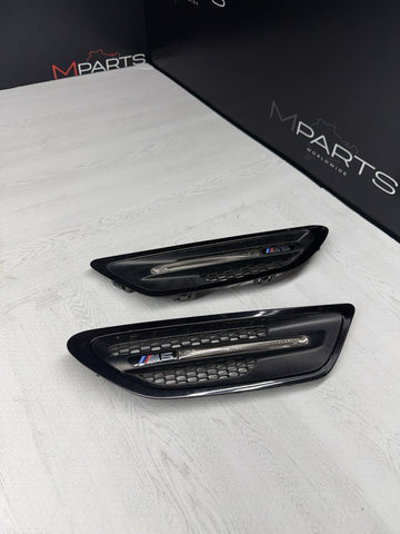 2013-2016 BMW F10 M5 SEDAN FRONT FENDER GRILLES GRILLS TURN SIGNAL LIGHTS BLACK