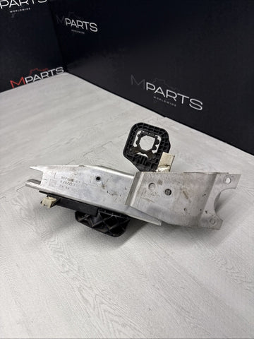 BMW G80 G82 G83 M3 M4 FRONT BUMPER LEFT IMPACT BAR BRACKET 51118071605 ORIGINAL