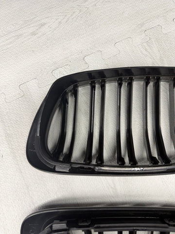 BMW 01-06 E46 M3 Front Kidney Grilles Gloss Black Set Double Slotted