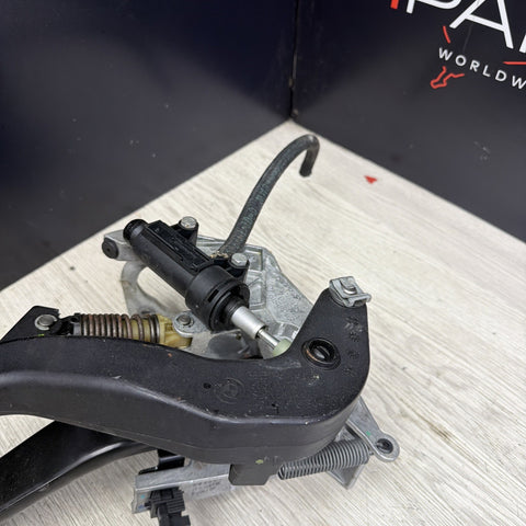 08-13 BMW E90 E92 E93 335 M3 Manual Transmission Brake Clutch Pedal Assembly OEM