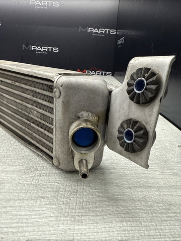 08-13 OEM BMW M3 E90 E92 E93 S65 Engine Oil Cooler 2284075